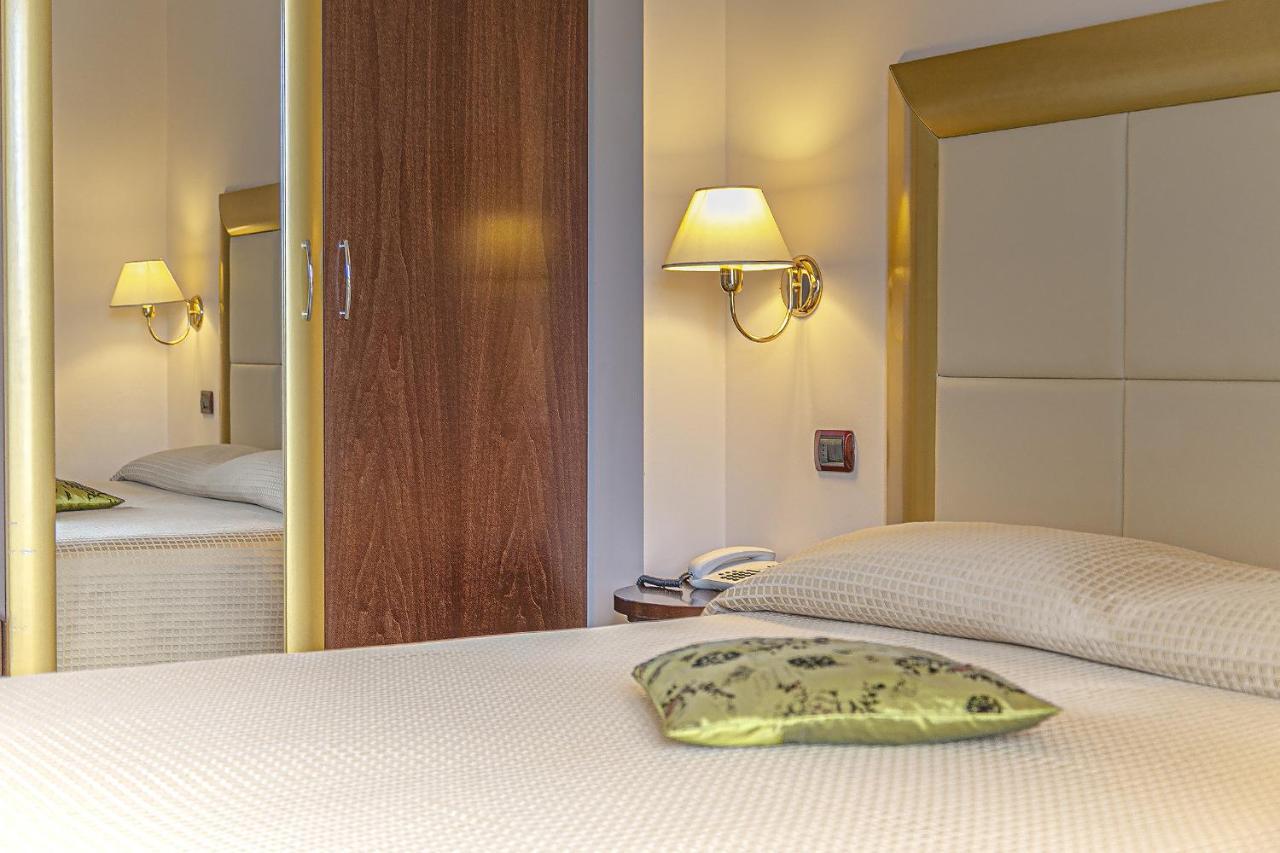 Hotel Metropolitan ベラーリア・イジェア・マリーナ エクステリア 写真