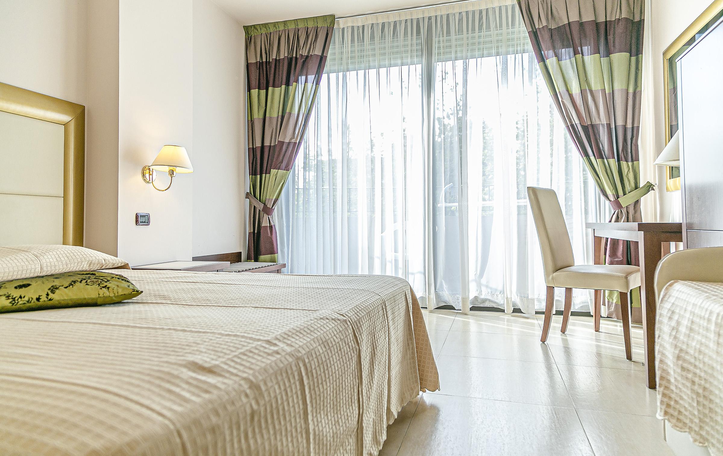 Hotel Metropolitan ベラーリア・イジェア・マリーナ エクステリア 写真