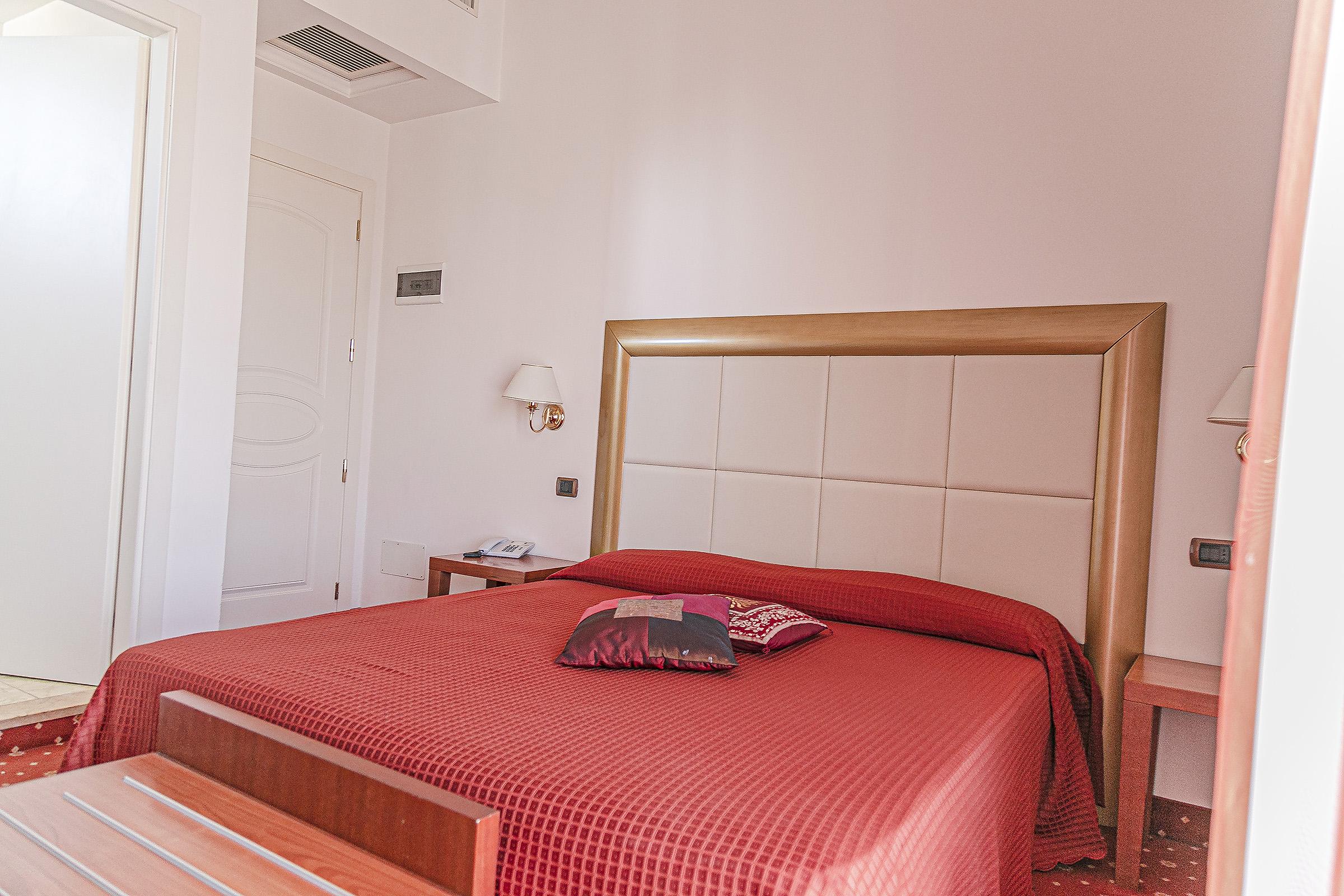 Hotel Metropolitan ベラーリア・イジェア・マリーナ エクステリア 写真
