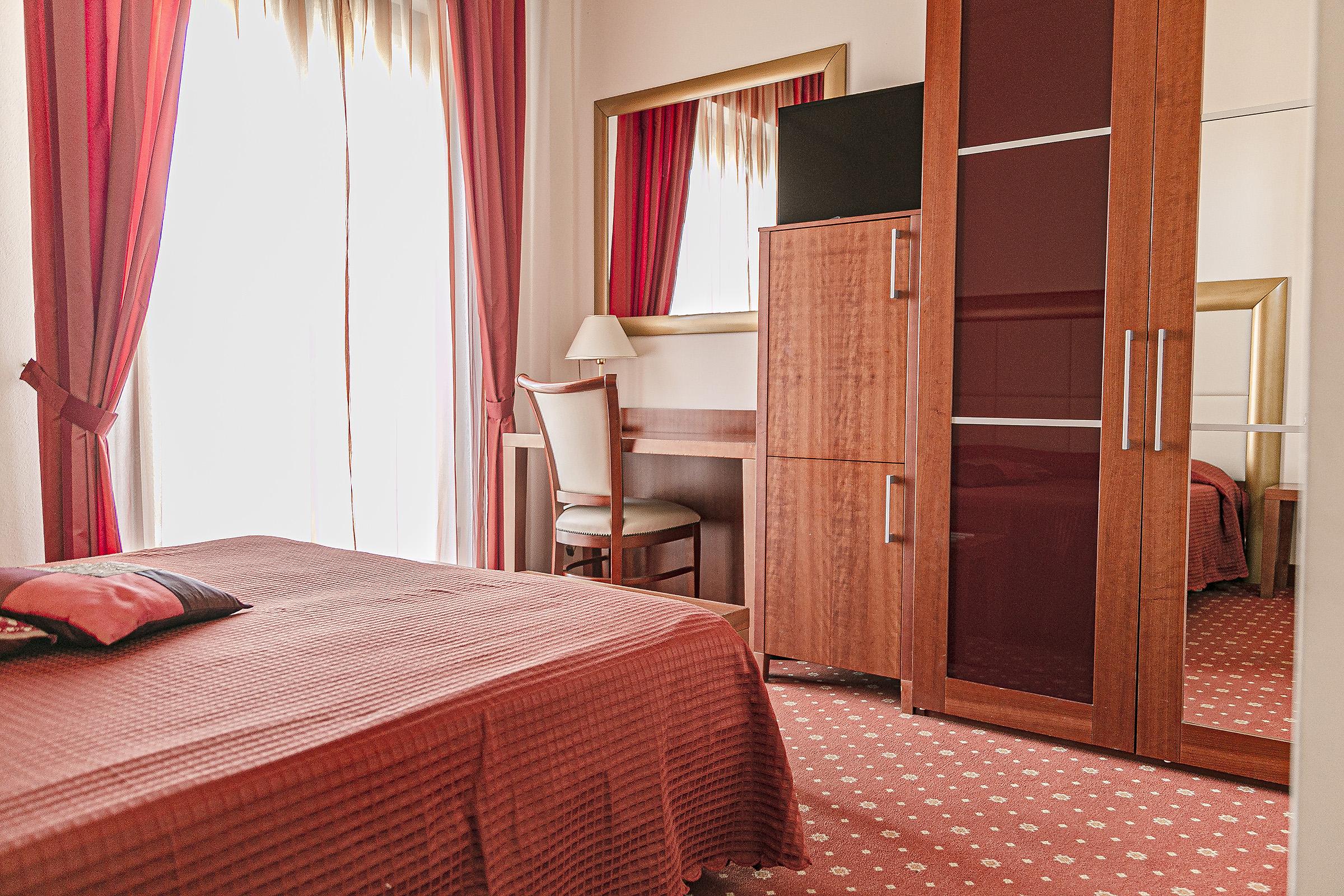 Hotel Metropolitan ベラーリア・イジェア・マリーナ エクステリア 写真