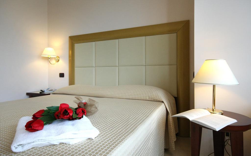 Hotel Metropolitan ベラーリア・イジェア・マリーナ エクステリア 写真